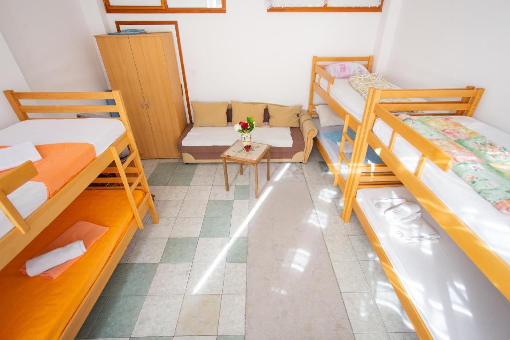 Guesthouse Sanja - Apartments 212 - Family Room