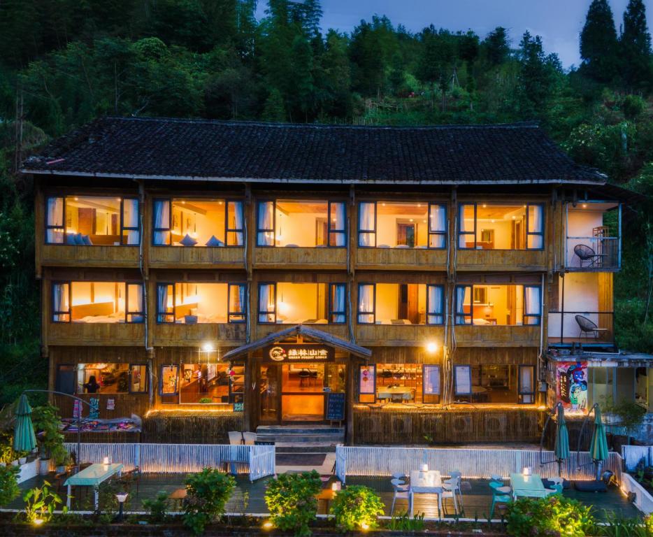 Green Forest Lodge