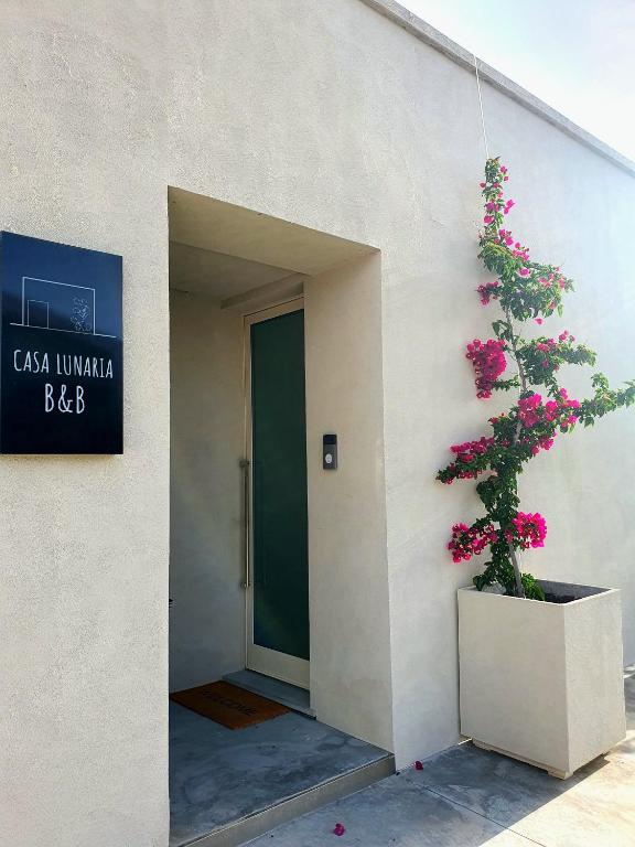 Zdjęcie z galerii obiektu Casa Lunaria B&B w mieście Porto SantʼElpidio