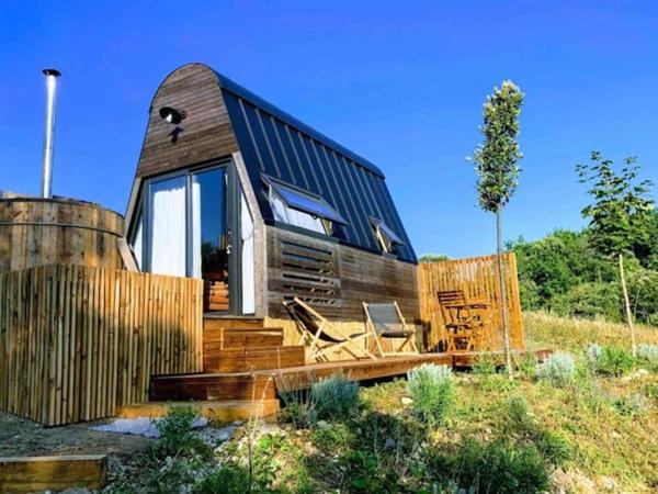 Κήπος έξω από το Tiny House La Petite Garenne