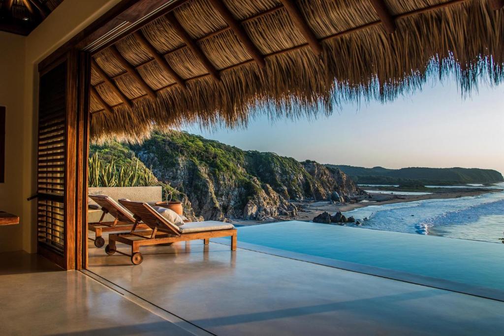Cette villa offre une vue sur l'océan. dans l'établissement 2071 - Villa Esquina del Cielo, à Santa Cruz Huatulco