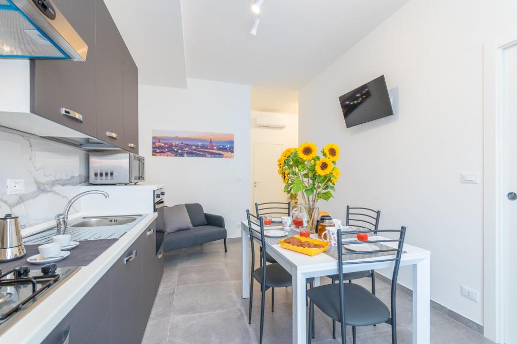 La Casa di Ezio a pochi passi dal Centro - Two-Bedroom Apartment