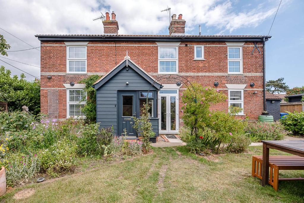 Rustics, Reydon, Southwold (updated prices 2024)