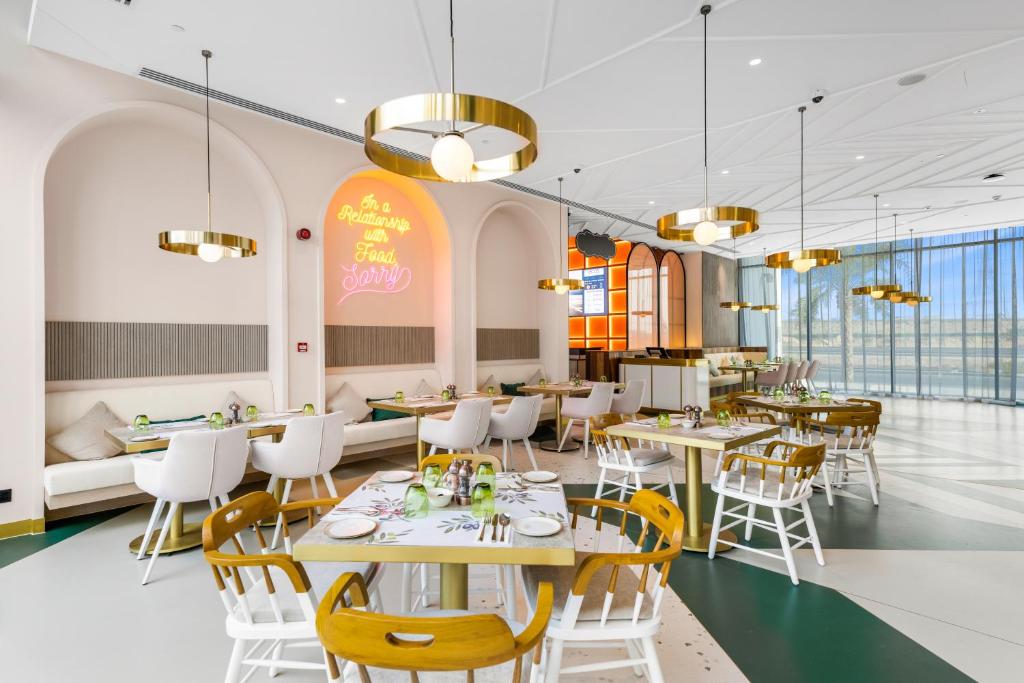 Ecos Dubai Hotel at Al Furjan - Resim 25