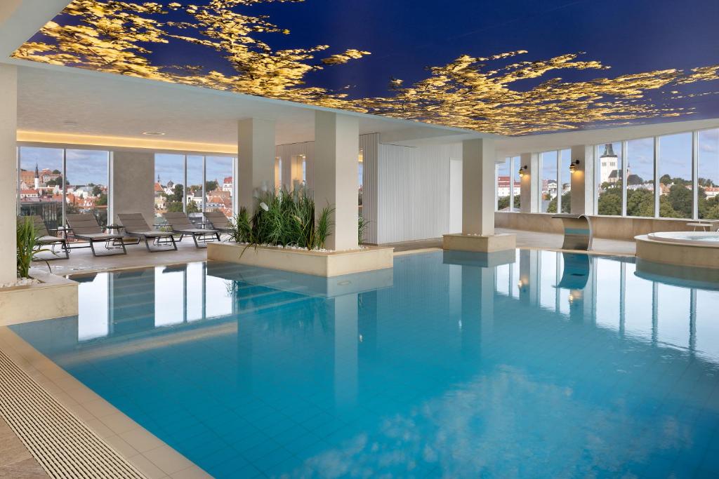 Bazén v ubytování Nordic Hotel Forum nebo v jeho okolí