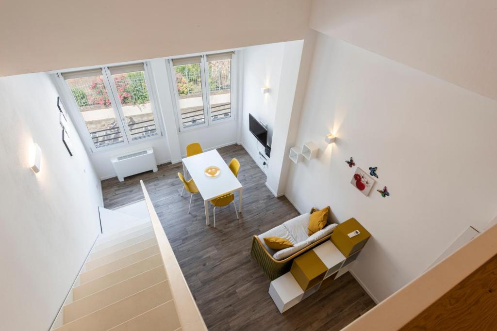 Posedenie v ubytovaní Ruote Stylish Loft by Mmega