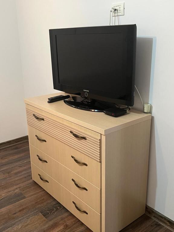 TV a/nebo společenská místnost v ubytování Vila Dan