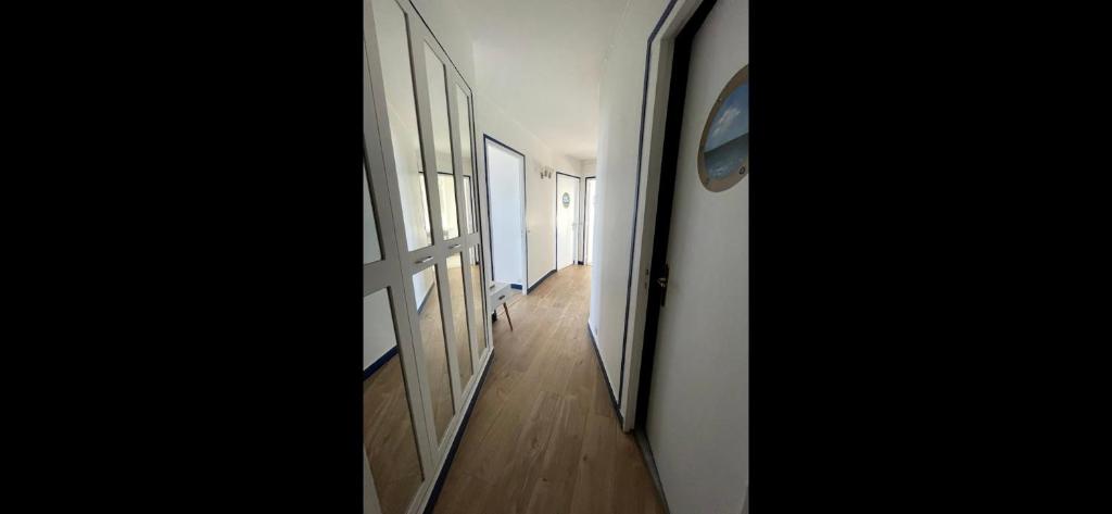 Fotografie z fotogalerie ubytování Le Panoramique. Appartement vue mer. v destinaci Saint-Valéry-en-Caux