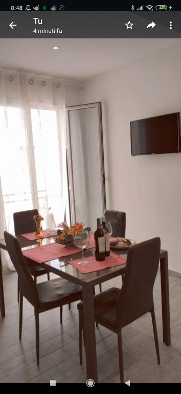 A television and/or entertainment centre at Appartamento solare