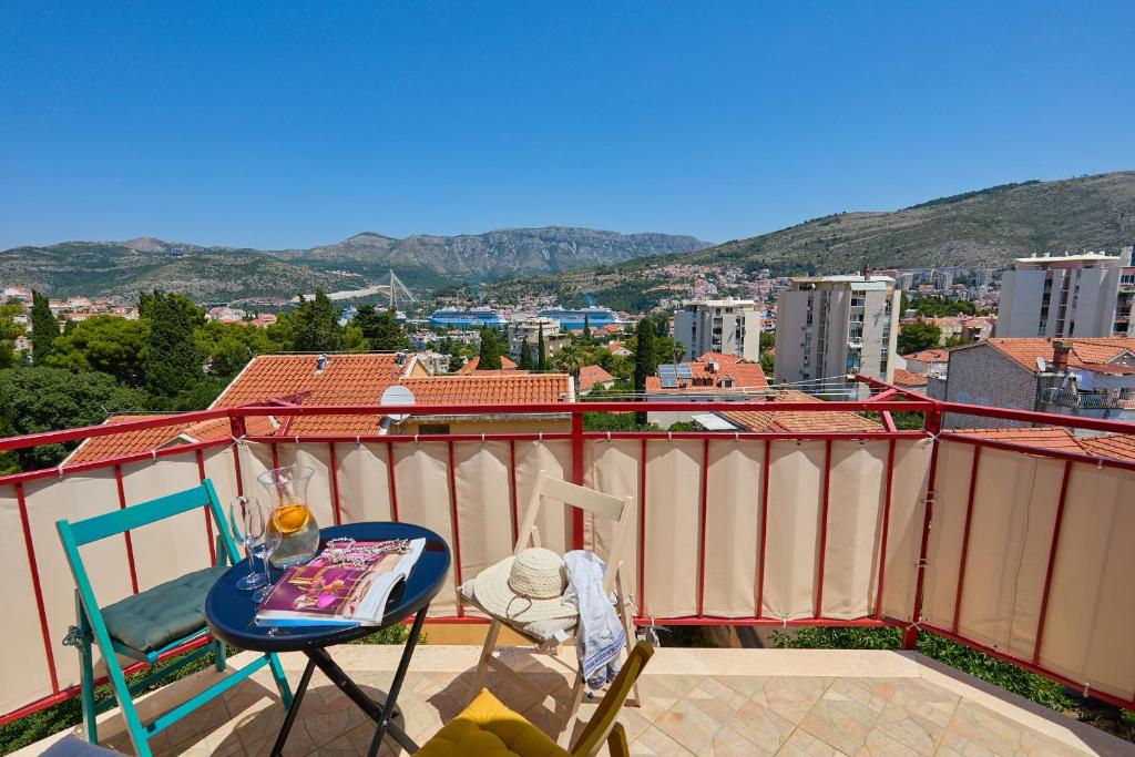 Nespecifikovaný výhled na hory nebo výhled na hory při pohledu z apartmánu