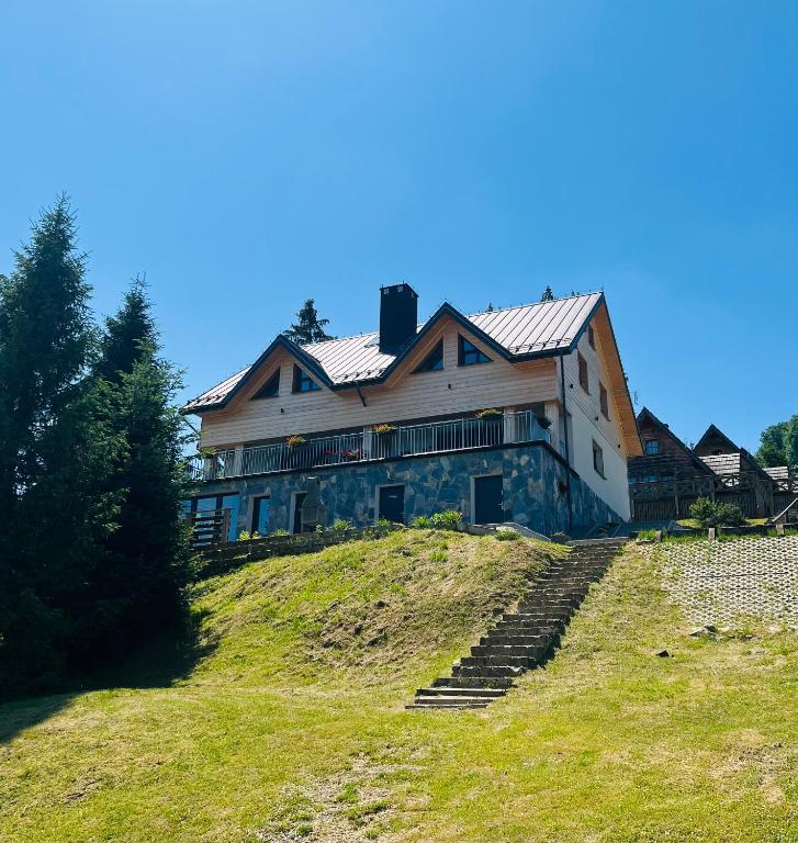 Budova, v ktorej sa vila nachádza