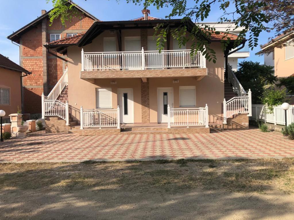Apartmani Lara