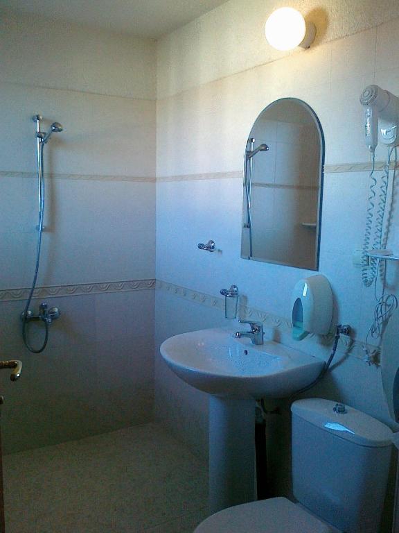 Koupelna v ubytování Rahoff hotel