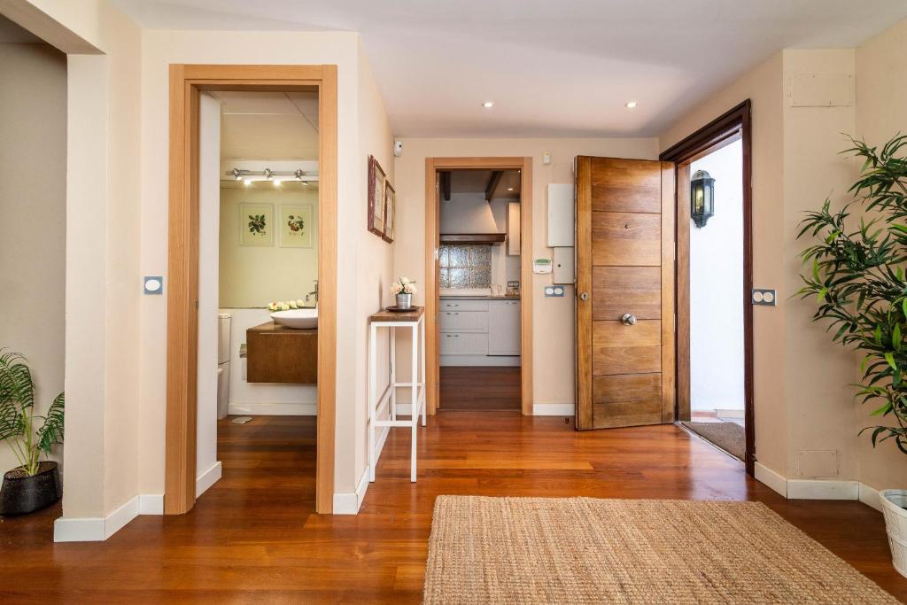 Kuchyň nebo kuchyňský kout v ubytování Casa la Concha - Marbellamar Beach Townhouse