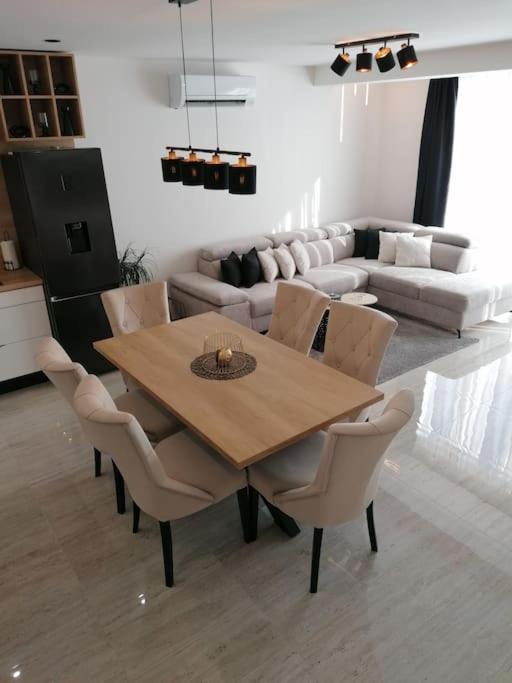 Posedenie v ubytovaní APARTMAN MAX !!!!