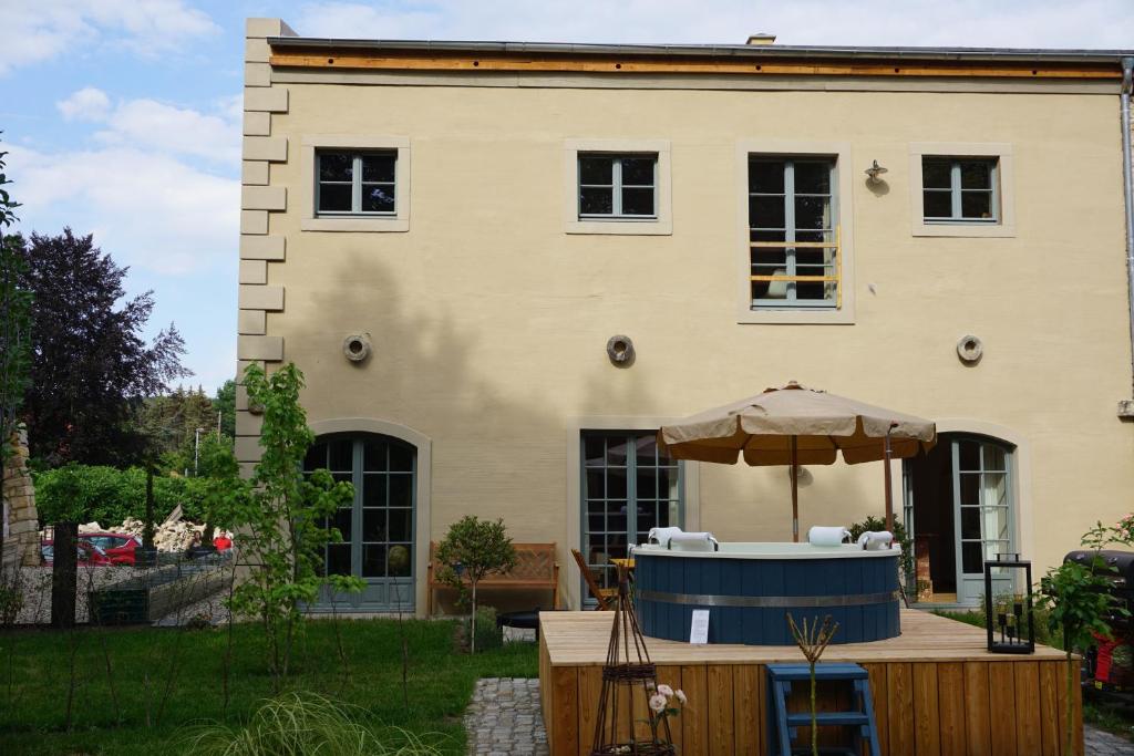 Das Gebäude in dem sich die Ferienwohnung befindet
