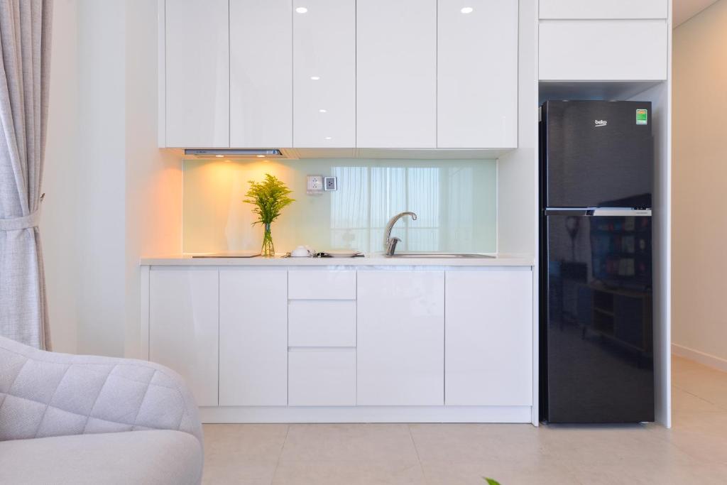 Nhà bếp/bếp nhỏ tại S Lux Apartment Scenia Bay Nha Trang