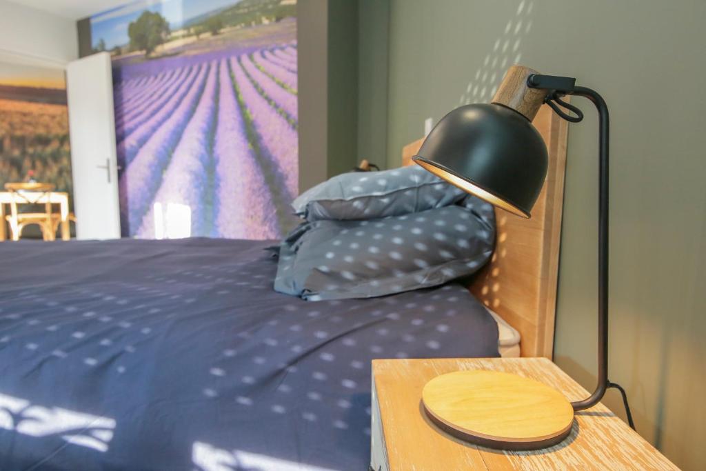 Posteľ alebo postele v izbe v ubytovaní Les Champs, T2 hypercentre chic et cosy Wifi par SOVALFI