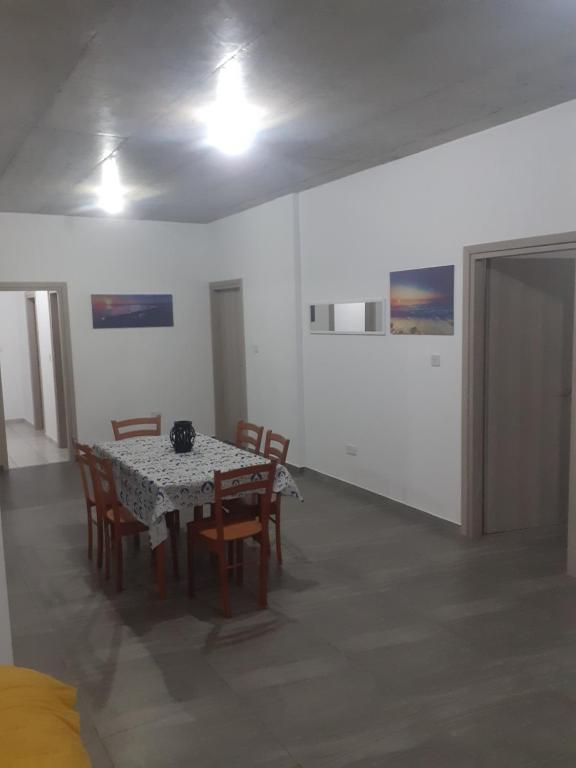 Posezení v ubytování ARIADNIS 3 BEDs apt