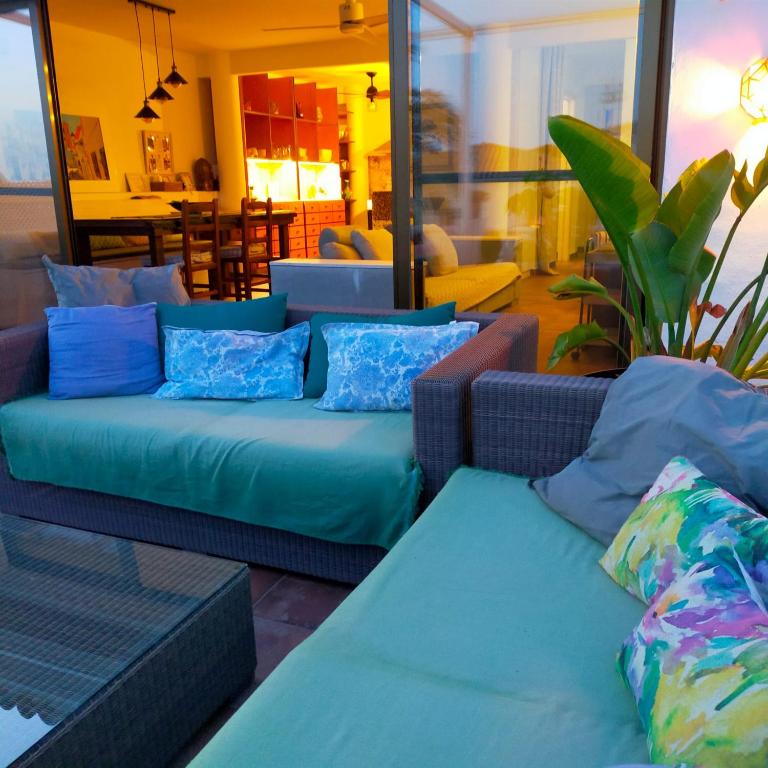 A seating area at Casa Fleur Casco Antiguo Altea con Piscina privada y Jardin