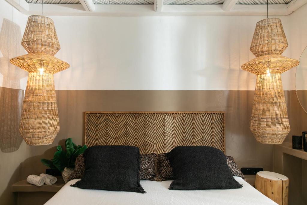 Uma cama ou camas num quarto em Naxos Euphoria Suites