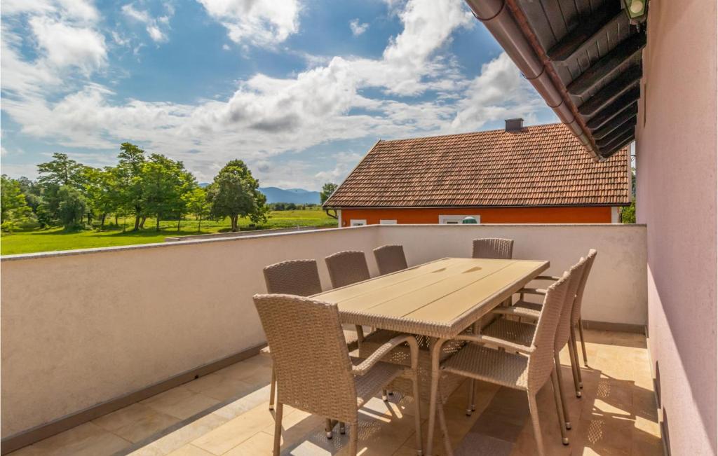Balkón alebo terasa v ubytovaní Stunning Apartment In Otocac With Wifi