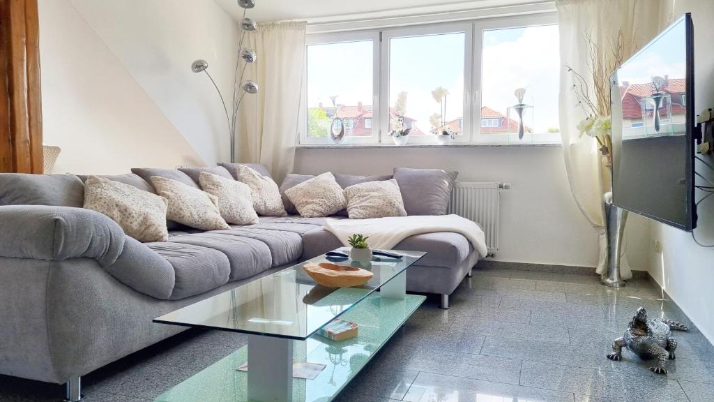 TV a/nebo společenská místnost v ubytování Famous 24h Check-in, 100 qm, Klima, Loggia