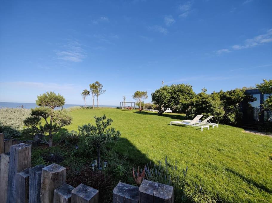 Zdjęcie z galerii obiektu Villa piscine vue mer et accès plage de Chatelaillon w mieście Châtelaillon-Plage