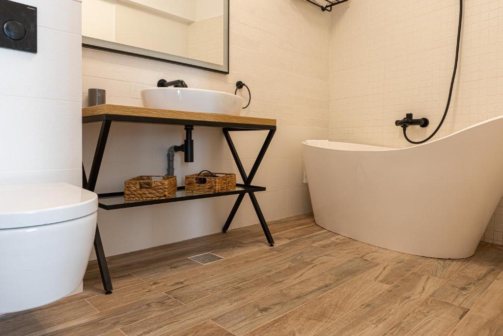 Olympic Boutique - Resim 16