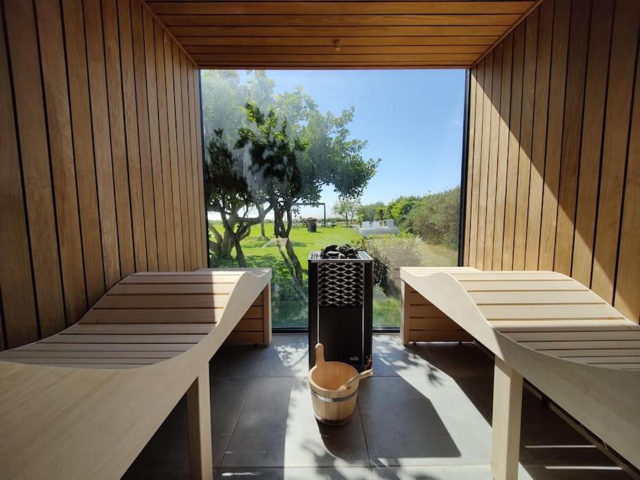 Zdjęcie z galerii obiektu Villa piscine vue mer et accès plage de Chatelaillon w mieście Châtelaillon-Plage