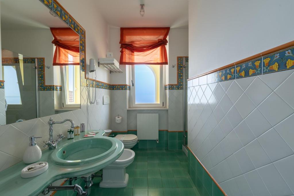 Kúpeľňa v ubytovaní DOLF - Attico sul Mare