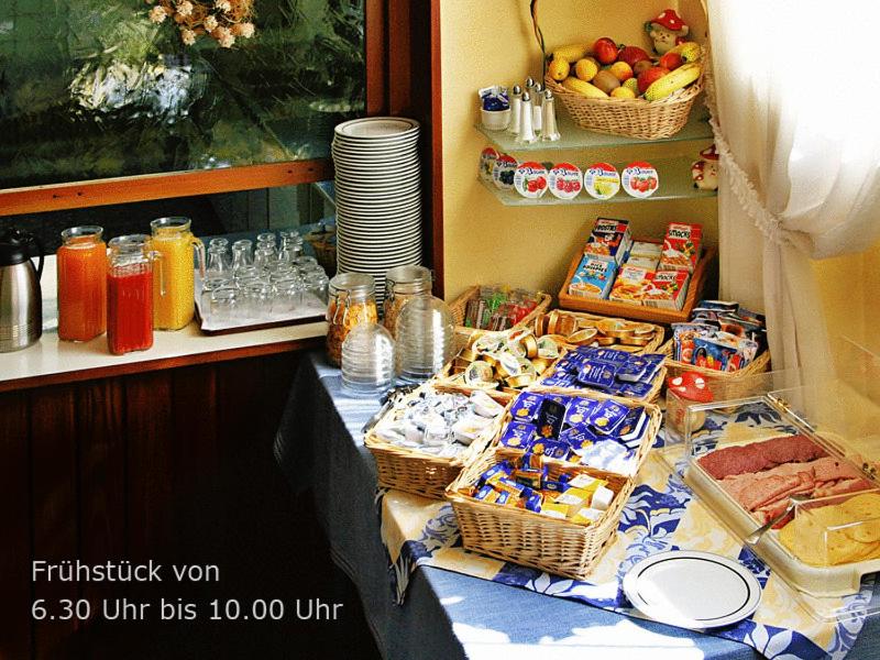 Jídlo v hotelu nebo okolí