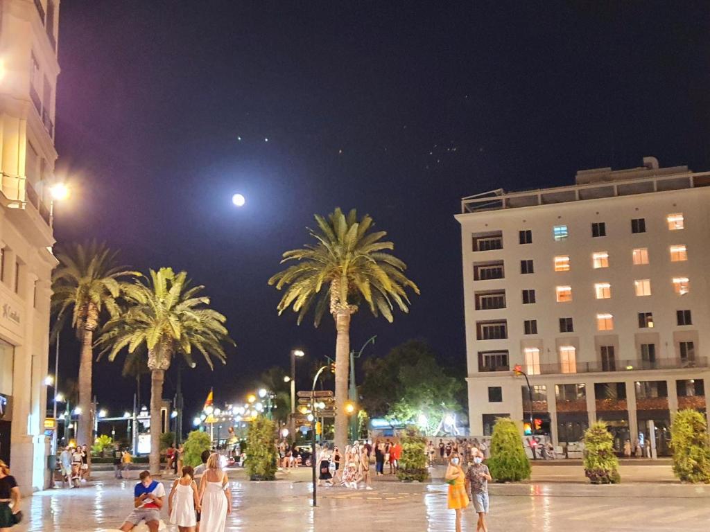 Goście zatrzymujący się w obiekcie Marinac3 Precioso apartamento con patio en el centro histórico de Málaga