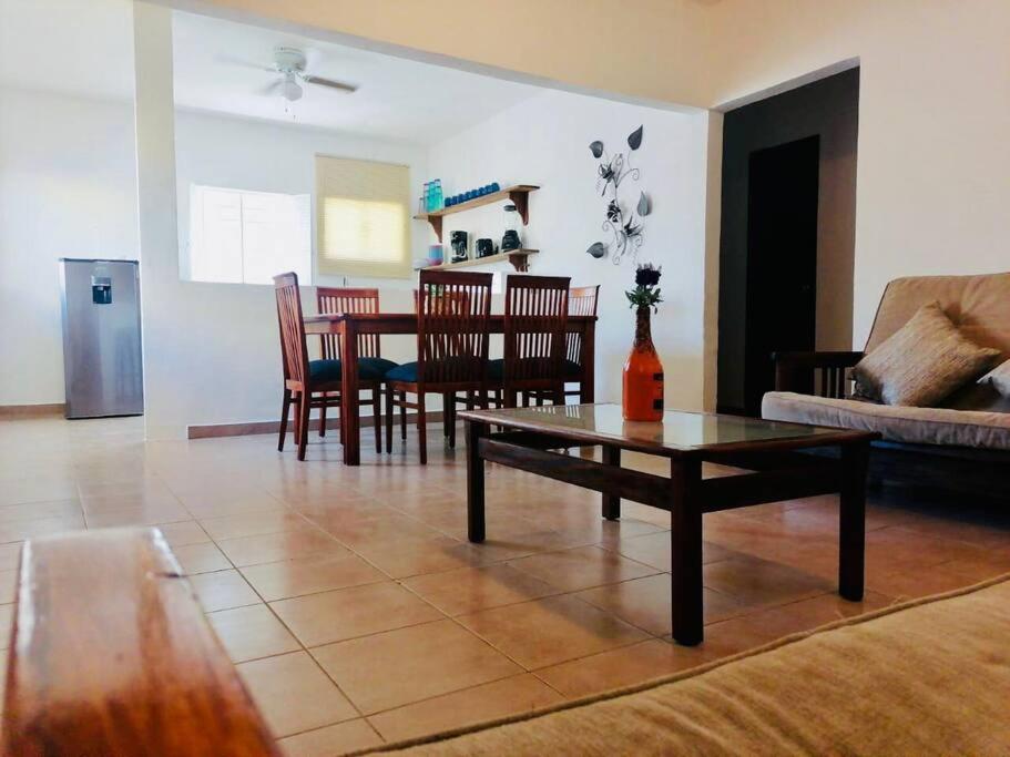 Posezení v ubytování Hermosa casa Tuxpan con Aire Acondicionado 2BED 1BATH
