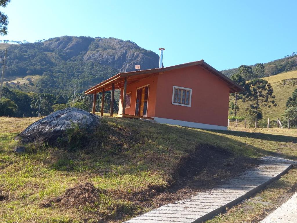Landskap semula jadi dekat dengan chalet