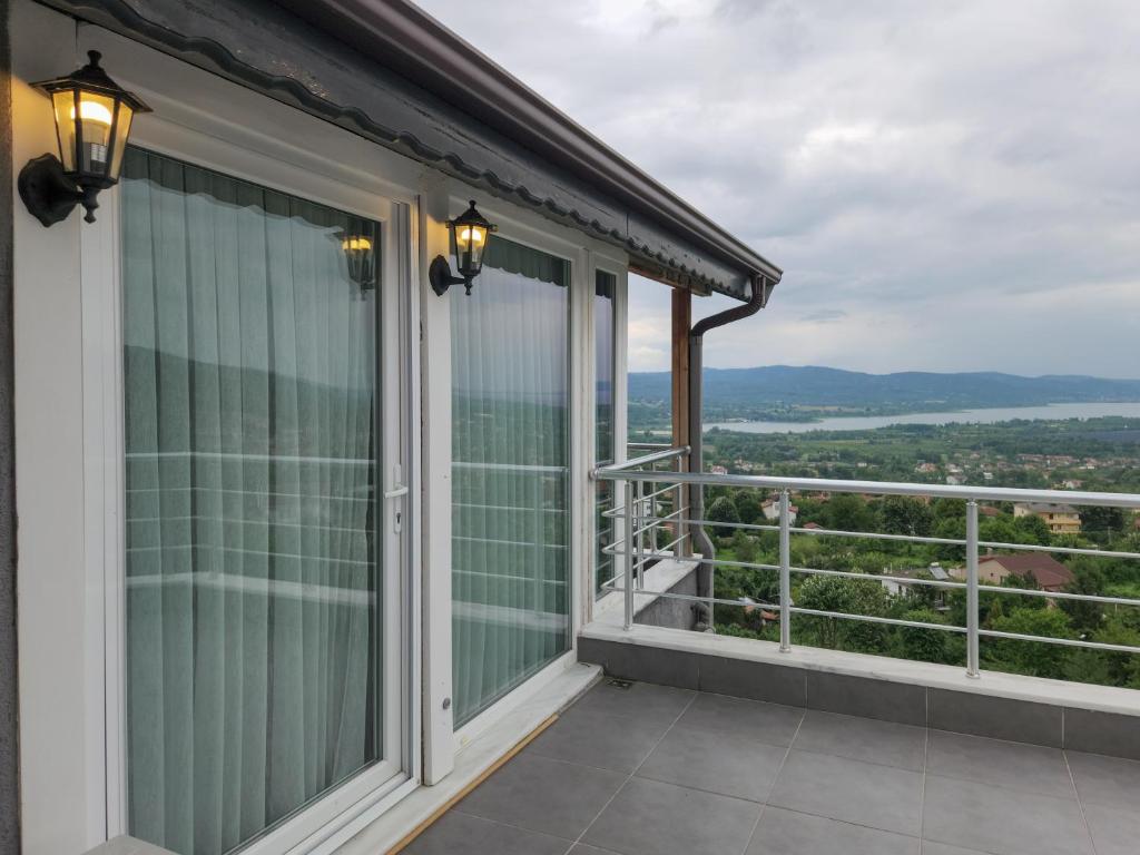 Nespecifikovaný výhled na hory nebo výhled na hory při pohledu z apartmánu