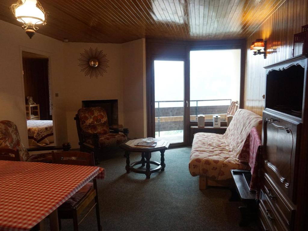 TV a/nebo společenská místnost v ubytování Appartement 2 pièces 6 personnes, animaux admis, Orcières Merlette - FR-1-636-206