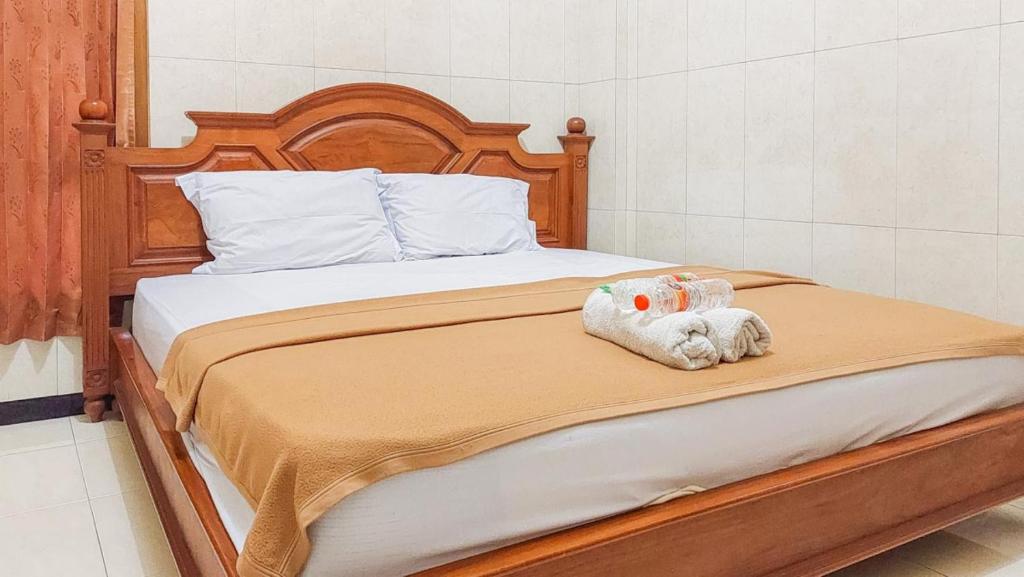 Hotel Shinta 2 near Alun Alun Kertosono Mitra RedDoorz - Suite