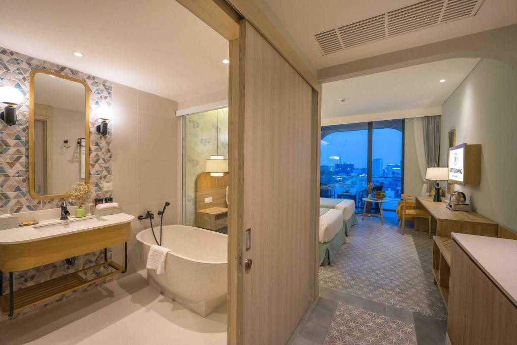 Deluxe Double with River View and Balcony - Free One-way Airport Transfer