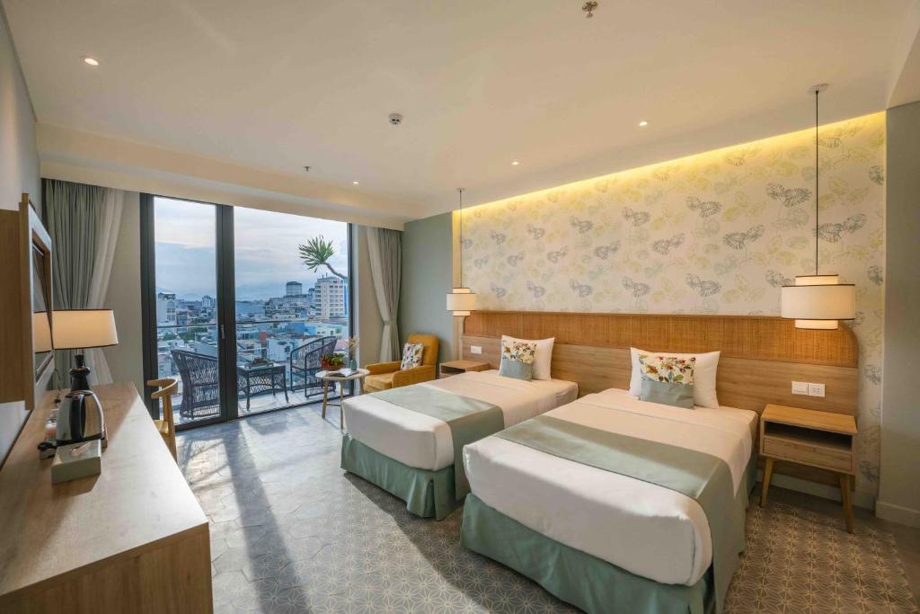 Deluxe Twin with Balcony - Free One-way Airport Transfer