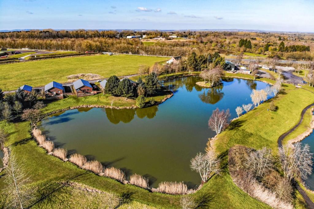 Lodge Makins Fishery Ltd, Bramcote, UK