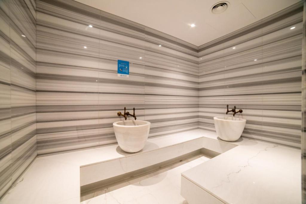 Koupelna v ubytování Vacay Lettings - Damac Prive studio
