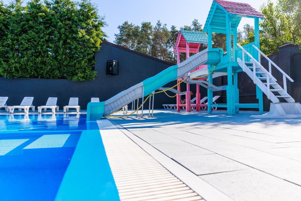 Bazén v ubytování Avalon Hotel&Pool nebo v jeho okolí