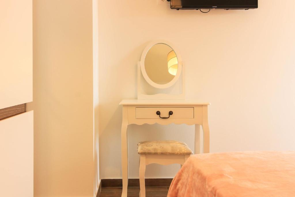 Posteľ alebo postele v izbe v ubytovaní Villa Sunshine with private Hydromassage Pool near the beach