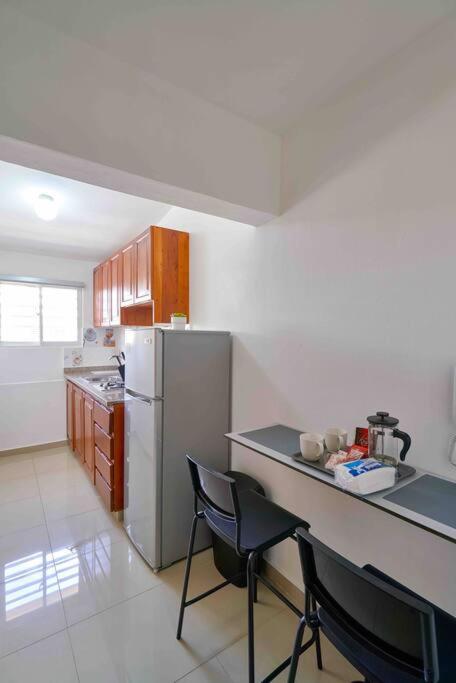 Kuchyň nebo kuchyňský kout v ubytování Studio Apartment in Los Jardines Sleeps 2
