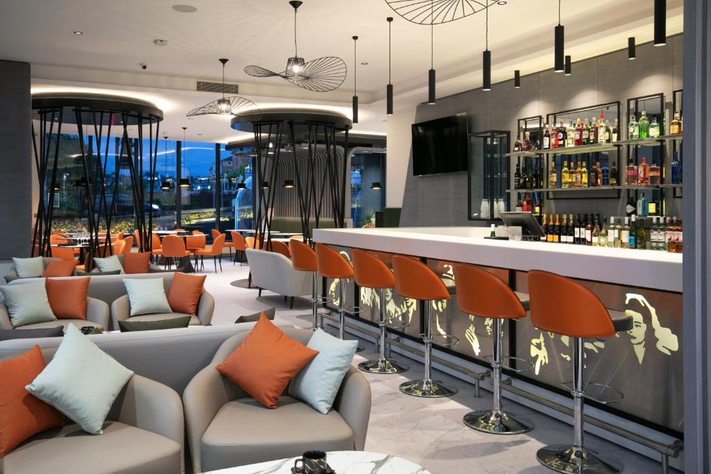 Posezení v ubytování Spark by Hilton Luton