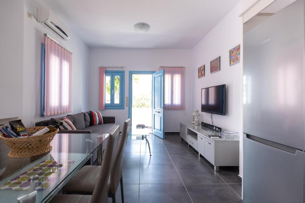 TV a/nebo společenská místnost v ubytování Adelphi Apartments