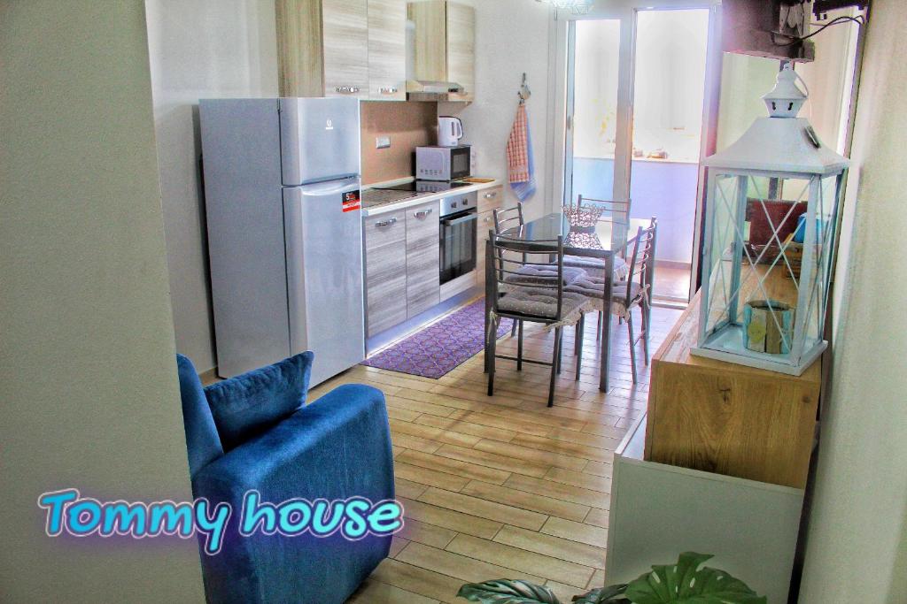 Tommy House a Calasetta - Moderno Appartamento Fronte Mare