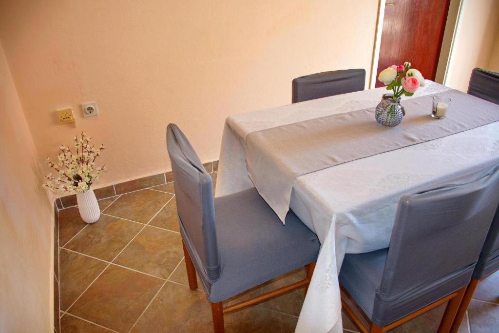 Część wypoczynkowa w obiekcie Two bedroom apartments Elvira