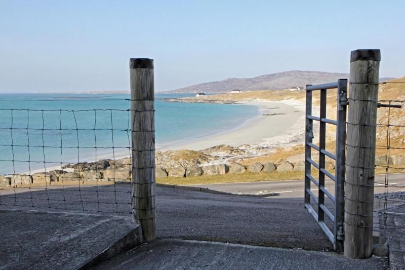 Eriskay Views Cottage - Housity